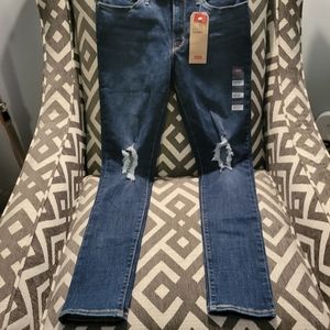 Levi's 711 Skinny Jeans